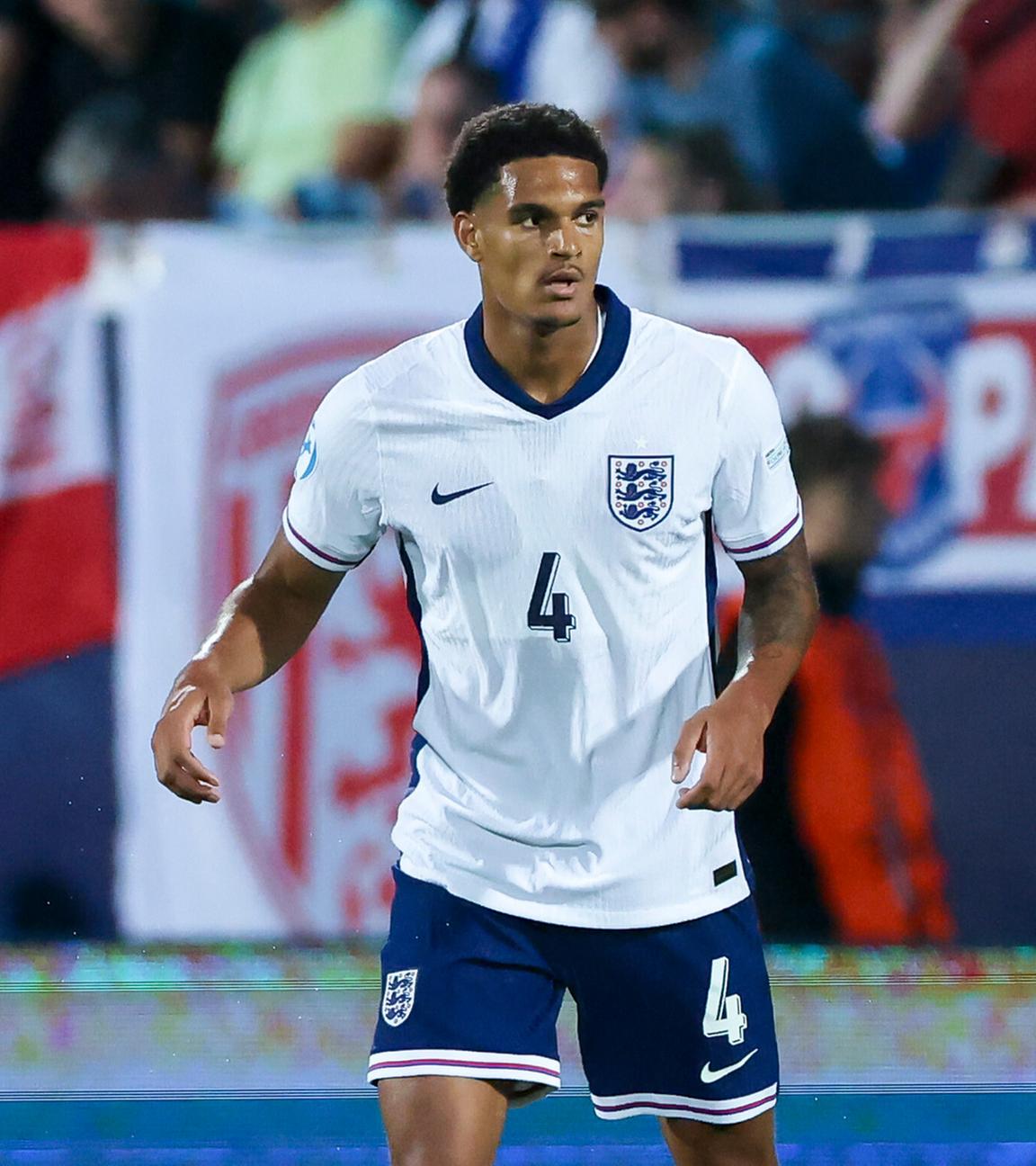 Jarell Quansah (England) kontrolliert den Ball, UEFA European Under-21 Championship 2025 Group Stage, England gegen Deutschland, Nitra Stadium am 18. June 2025 in Neutra, Slowakei.