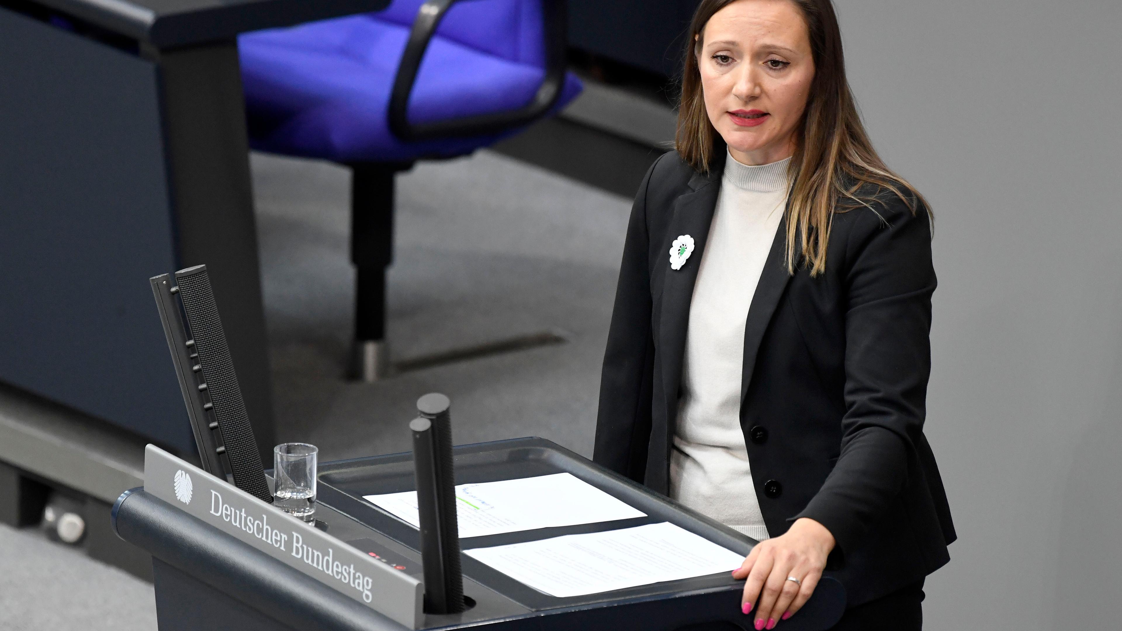 Jasmina Hostert in der 19. Sitzung des 21. Deutschen Bundestages