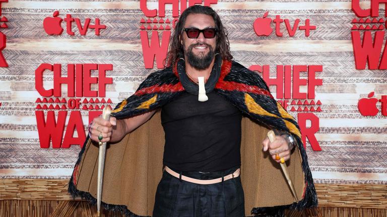 Jason Momoa: Zwischen Leinwand und Lagerfeuer