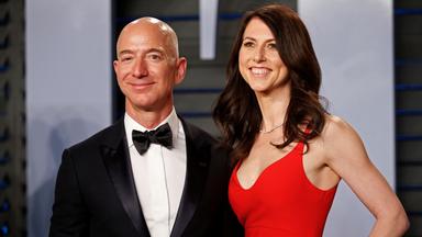 Archiv: Jeff Bezos and MacKenzie Bezos, aufgenommen am 04.03.2018 in Beverly Hills (USA)