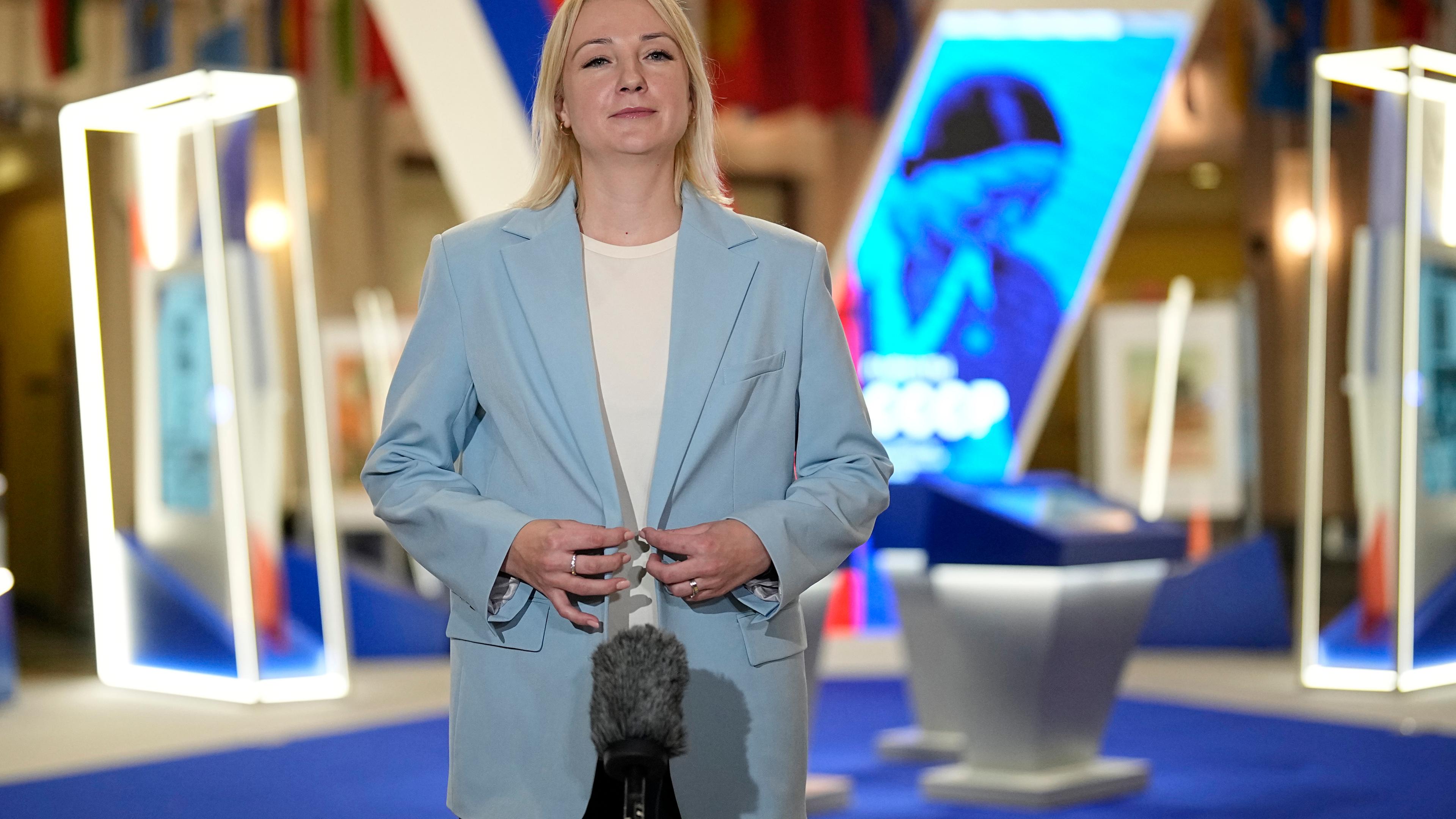 Russland, Moskau: Jekaterina Dunzowa spricht zu Journalisten