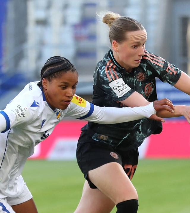 Josephina Bonsu gegen Bayerns Franziska Kett.
