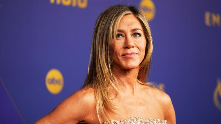 Jennifer Aniston arbeitet an ihrer Work-Life-Balance. Dem "People"-Magazin erzählte die Schauspielerin, dass sie in Zukunft mehr "wunderbare Lebenserfahrungen" machen möchte. (23.06.2025)