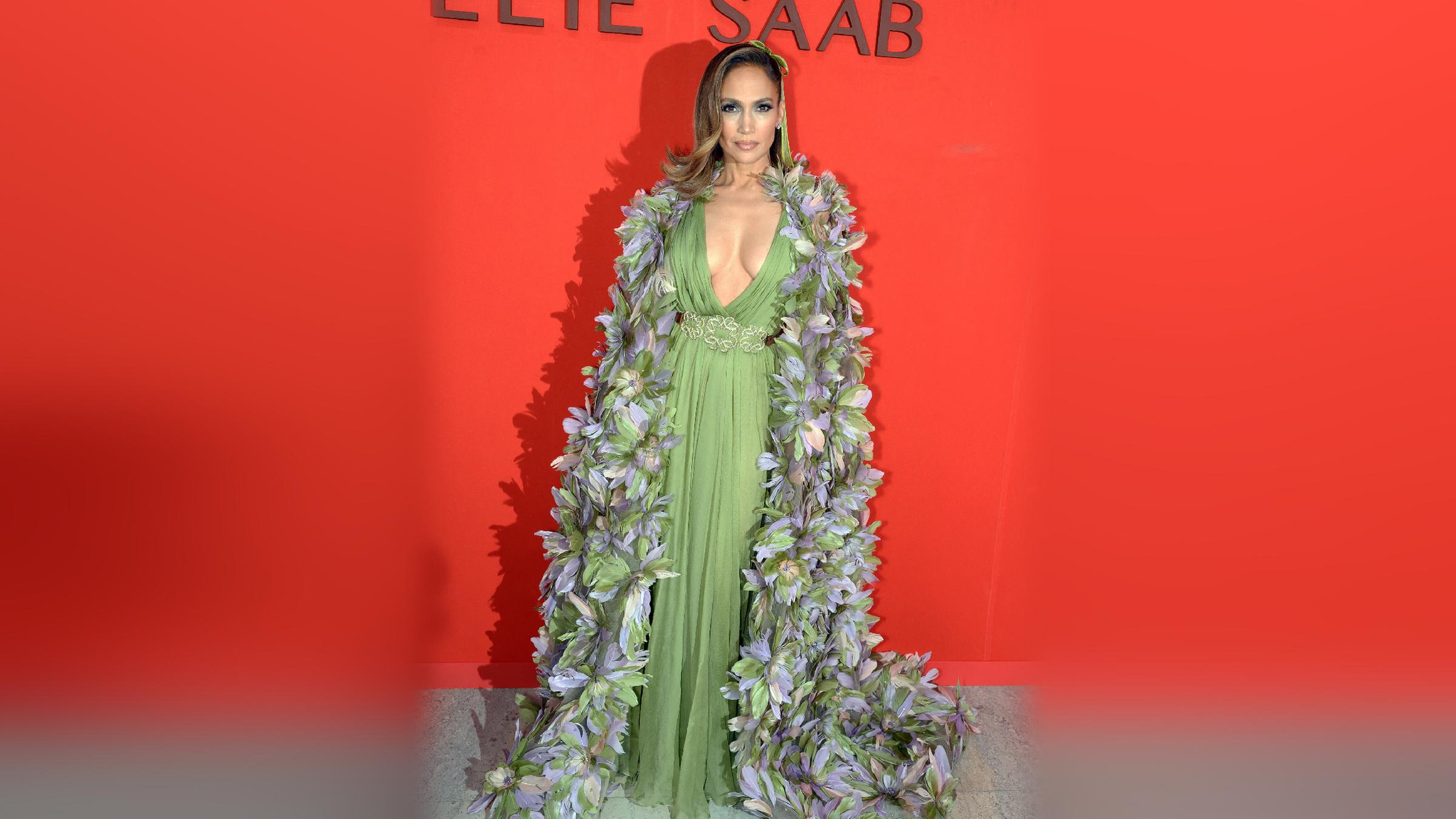 Jennifer Lopez in Paris