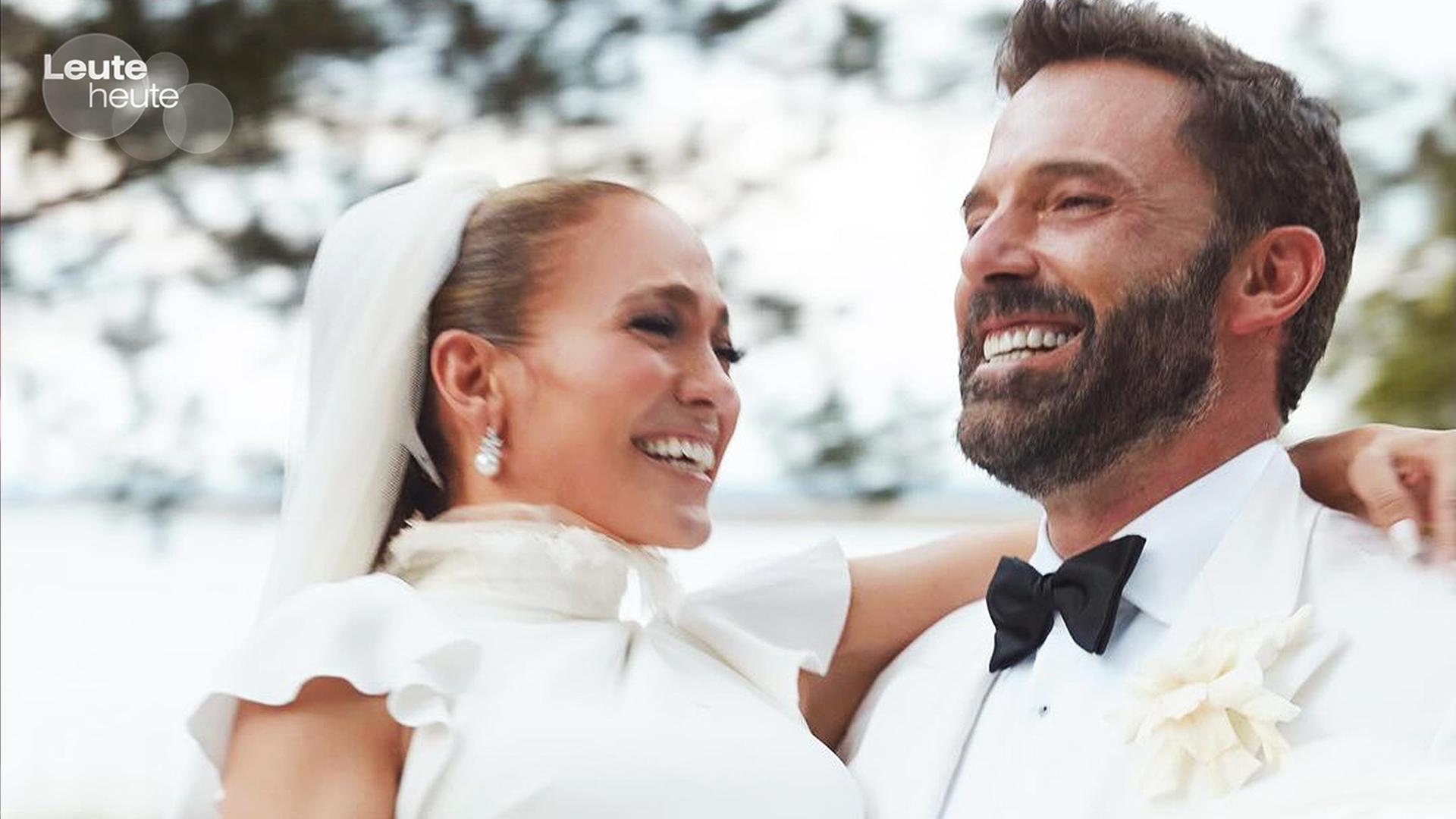 ..it makes me wanna sing sing. Jennifer Lopez veröffentlicht zum ersten Jahrestag ihrer Hochzeitssause mit Ben Affleck neue Fotos und feine Reime. (21.08.2023)