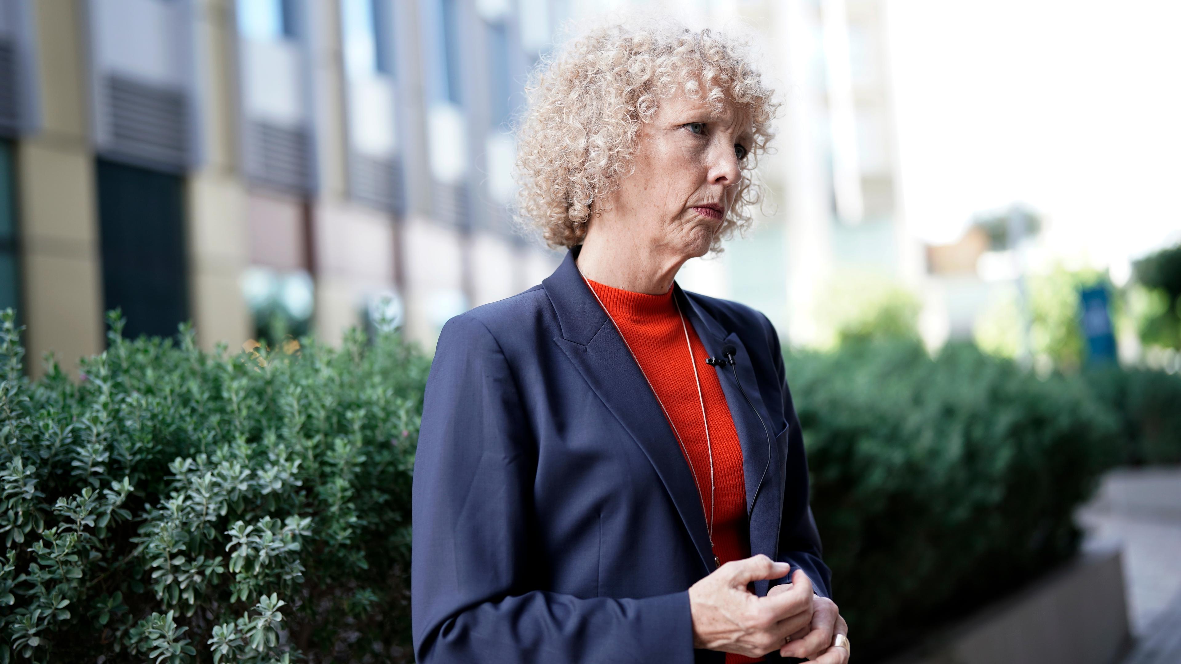 Die deutsche Klimabeauftragte Jennifer Morgan spricht während eines Interviews am 30.11.2023 in Dubai.