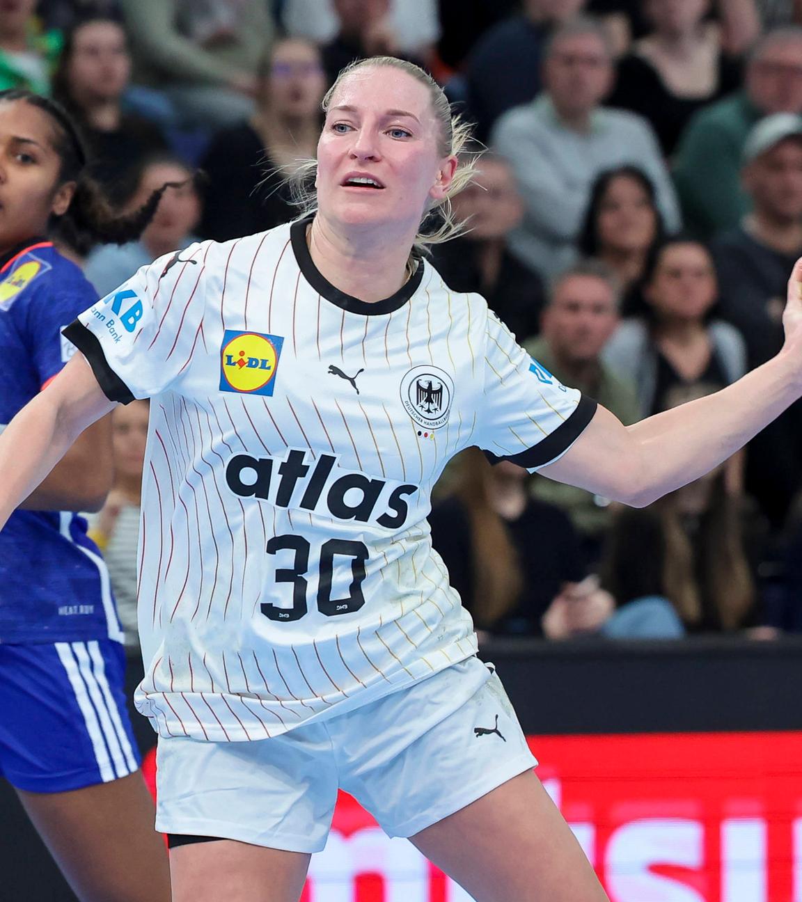 Jenny Behrend Germany controls the ball