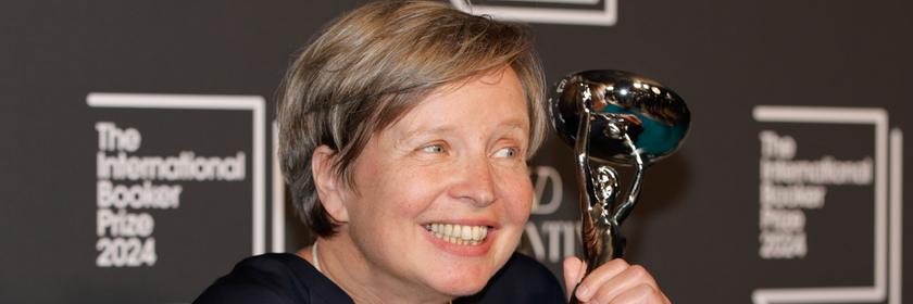 Die Schriftstellerin Jenny Erpenbeck hat den International Booker Prize 2024 gewonnen.