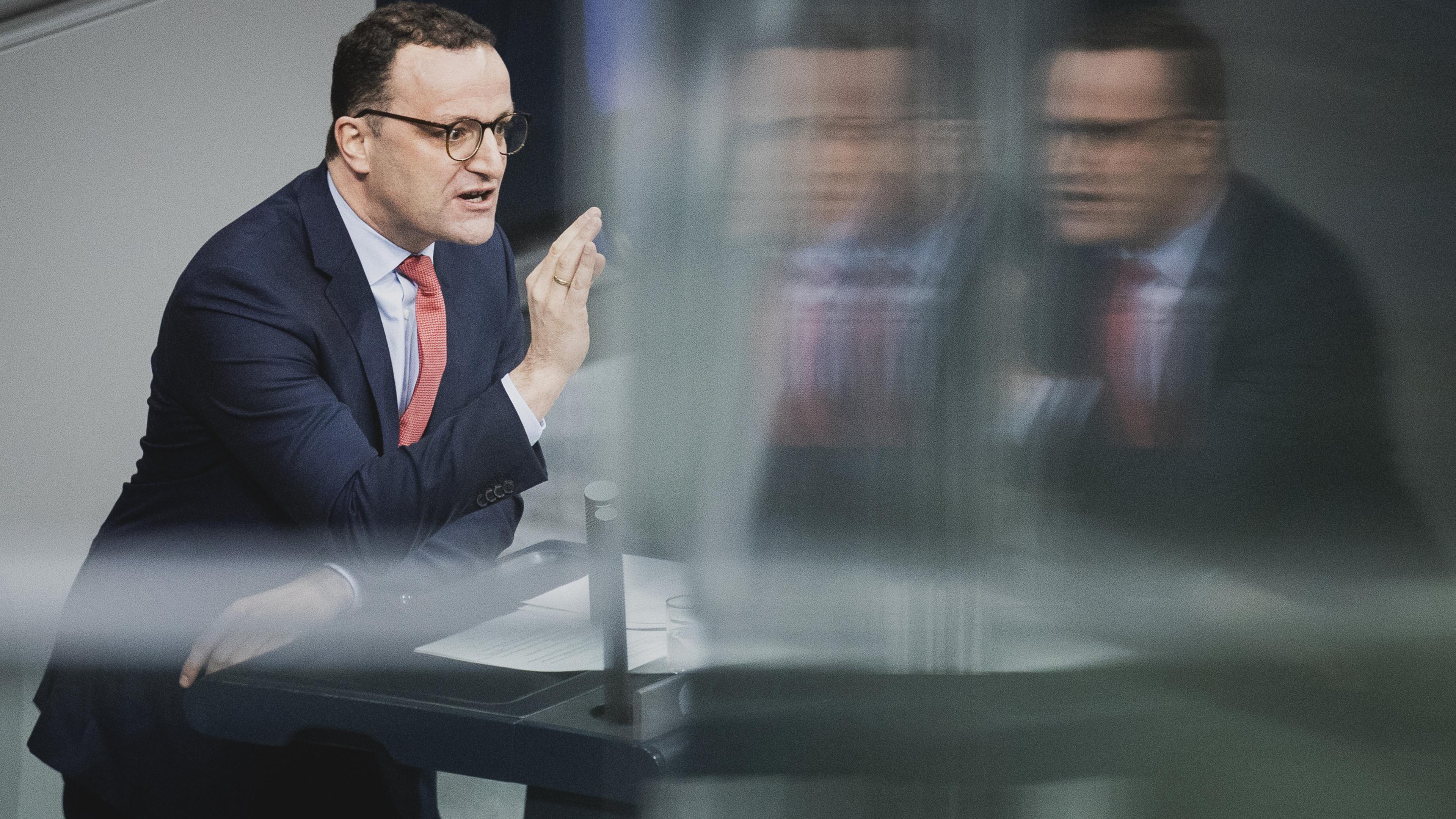 Jens Spahn, aufgenommen im Rahmen einer Sitzung des Deutschen Bundestages zum Thema 'Halbzeit der Wahlperiode' in Berlin, 14.12.2023.