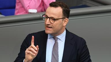 Jens Spahn (CDU) spricht im Bundestag
