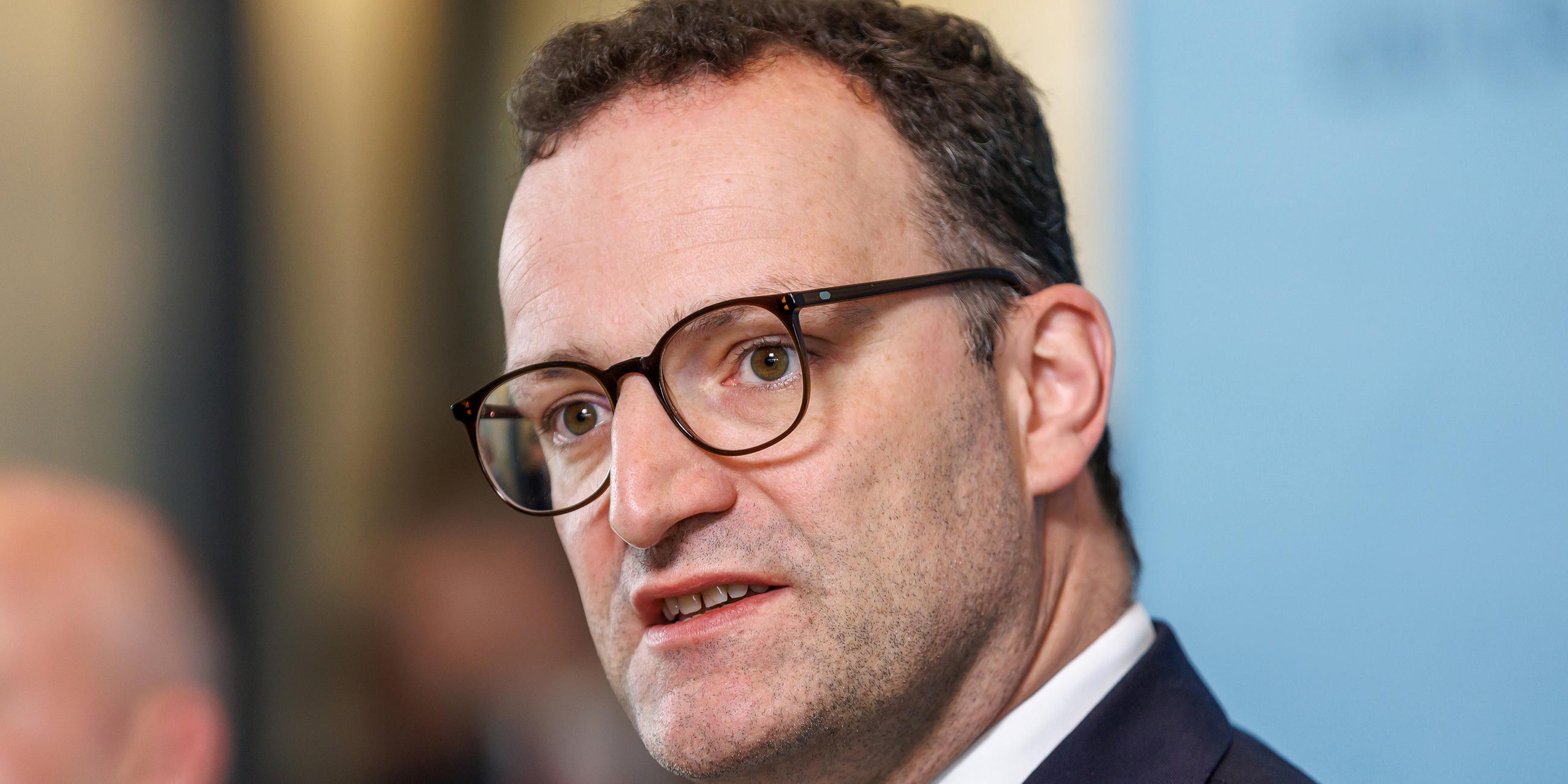 Jens Spahn, Fraktionsvorsitzender der CDU/CSU im Bundestag, spricht waehrend eines Statement vor der Fraktionssitzung, aufgenommen am 20.05.2025 in Berlin