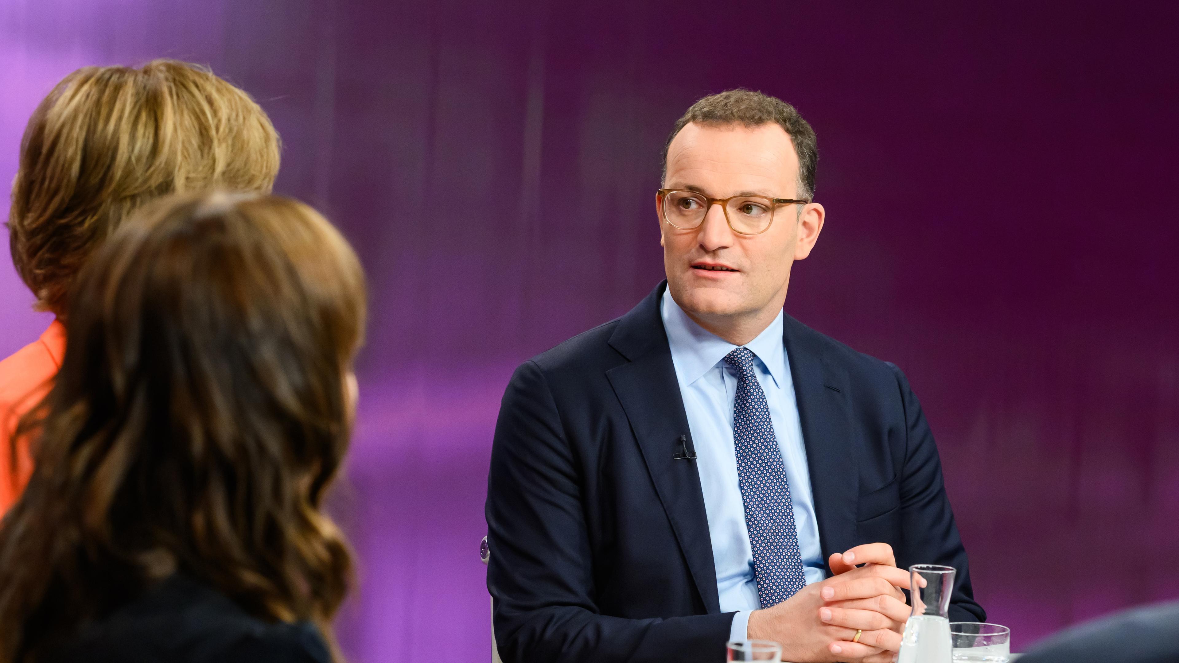 Jens Spahn, Fraktionsvorsitzender der CDU/CSU im Bundestag, spricht waehrend eines Statement vor der Fraktionssitzung, aufgenommen am 20.05.2025 in Berlin