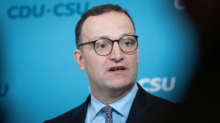 Jens Spahn, Vorsitzender der CDU/CSU-Bundestagsfraktion, bei seiner Stellungnahme zur Abstimmung über das Rentengesetz im Reichstagsgebäude Berlin am 05.12.2025.