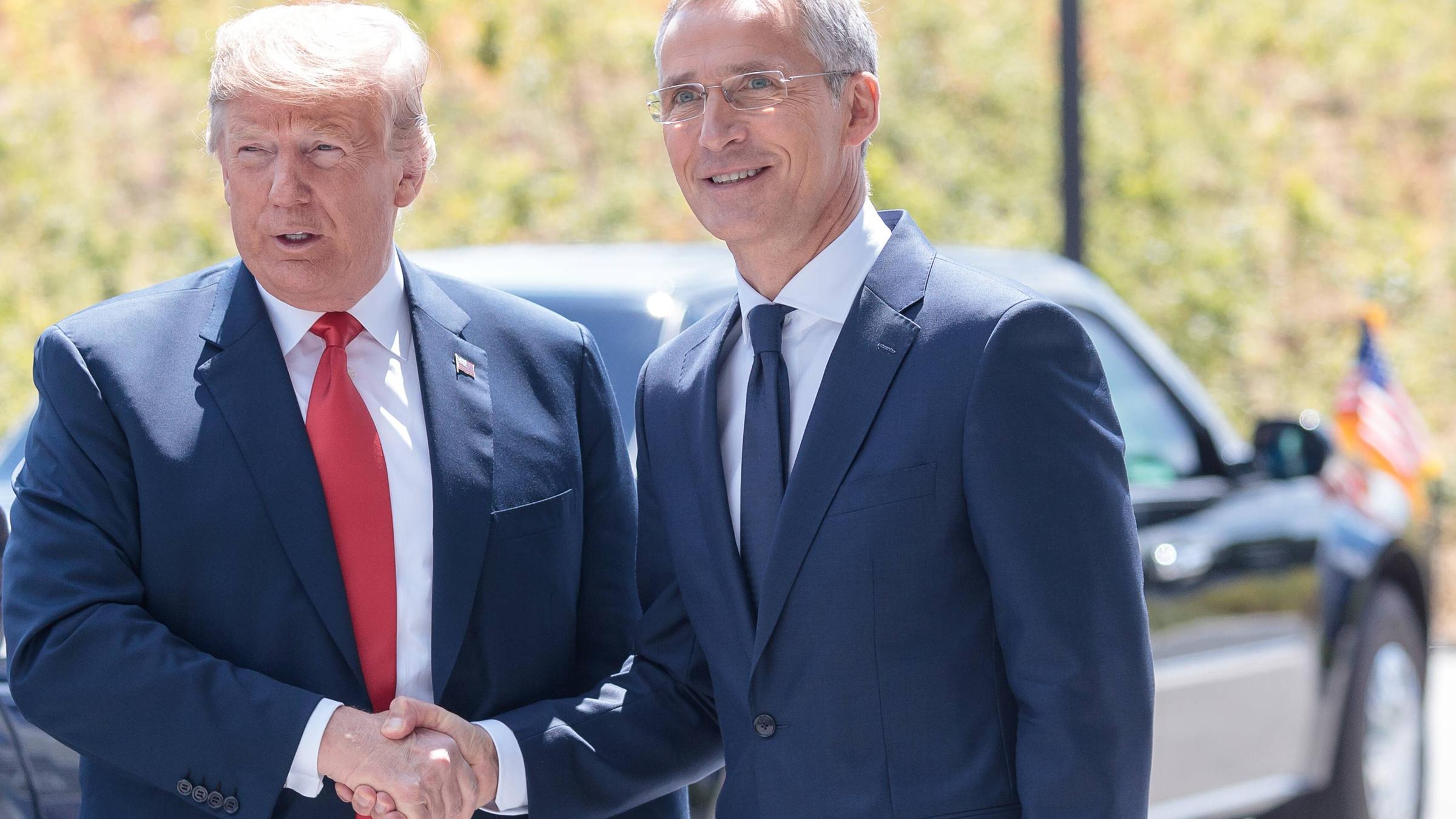 Jens Stoltenberg und Donald Trump in Brüssel 2018