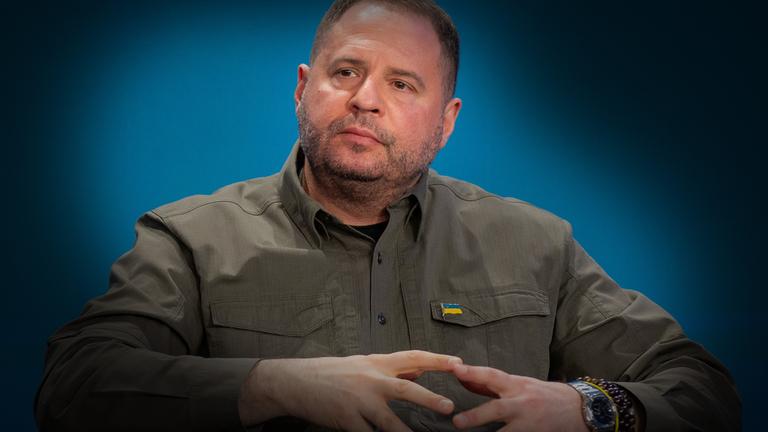 Bei den Ermittlungen gegen Korruption in der Ukraine geraten immer mehr Vertraute von Praesident Wolodymyr Selenskyj ins Visier. 