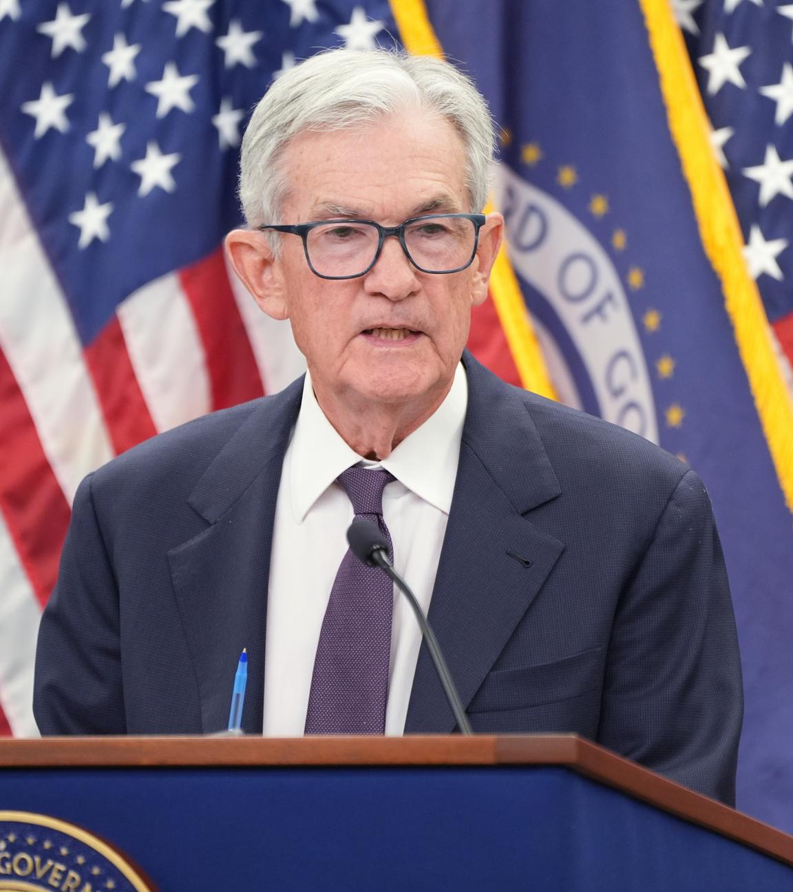 Der Vorsitzende der US-Notenbank, Jerome Powell, spricht während einer Pressekonferenz.