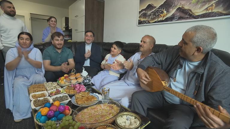 Jesiden in Deutschland feiern Neujahrsfest