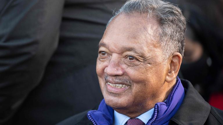 Der Bürgerrechtsaktivist Jesse Jackson ist zu sehen.