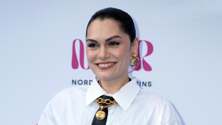 Sängerin Jessie J bei den Nordoff and Robbins O2 Silver Clef Awards in der Royal Albert Hall in London.