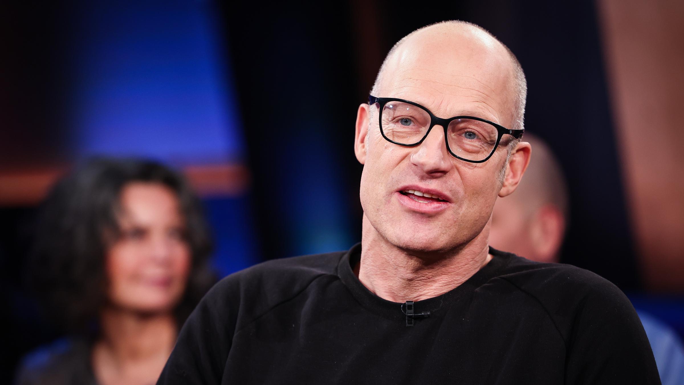 Joachim Meyerhoff, Schauspieler und Schriftsteller, bei einem Fototermin vor der Aufzeichnung der NDR Talk Show.