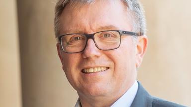 Dr. Joachim Schuster