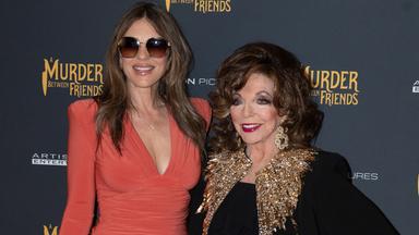 Joan Collins strahlt bei Filmpremiere