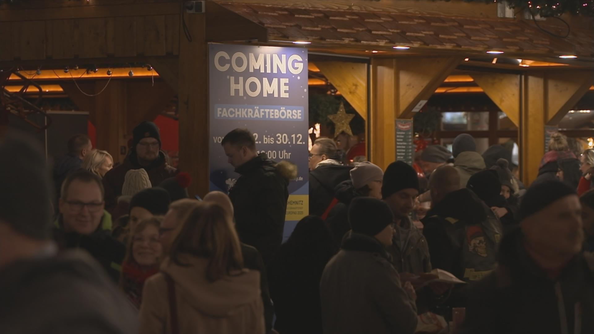 Auf dem Bild sieht man einen Weihnachtsmarkt in Chemnitz der zur Jobbörse wurde.