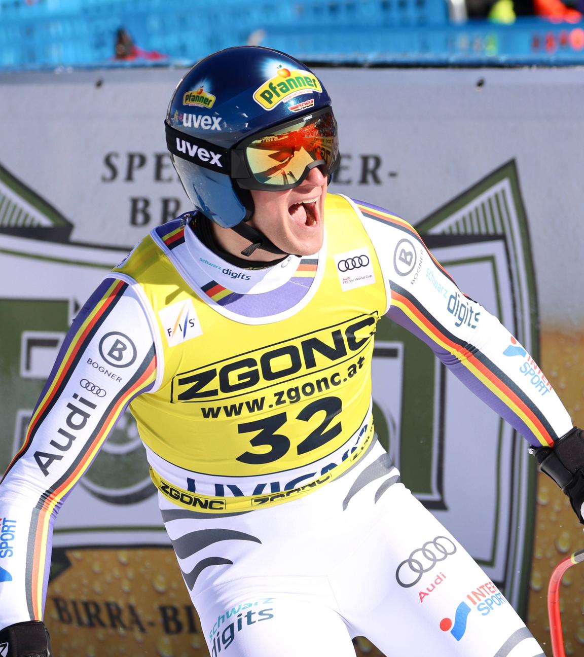 Simon Jocher jubelt im Ziel beim Super-G in LivignoSimon Jocher jubelt im Ziel beim Super-G in Livigno