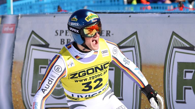 Simon Jocher jubelt im Ziel beim Super-G in LivignoSimon Jocher jubelt im Ziel beim Super-G in Livigno