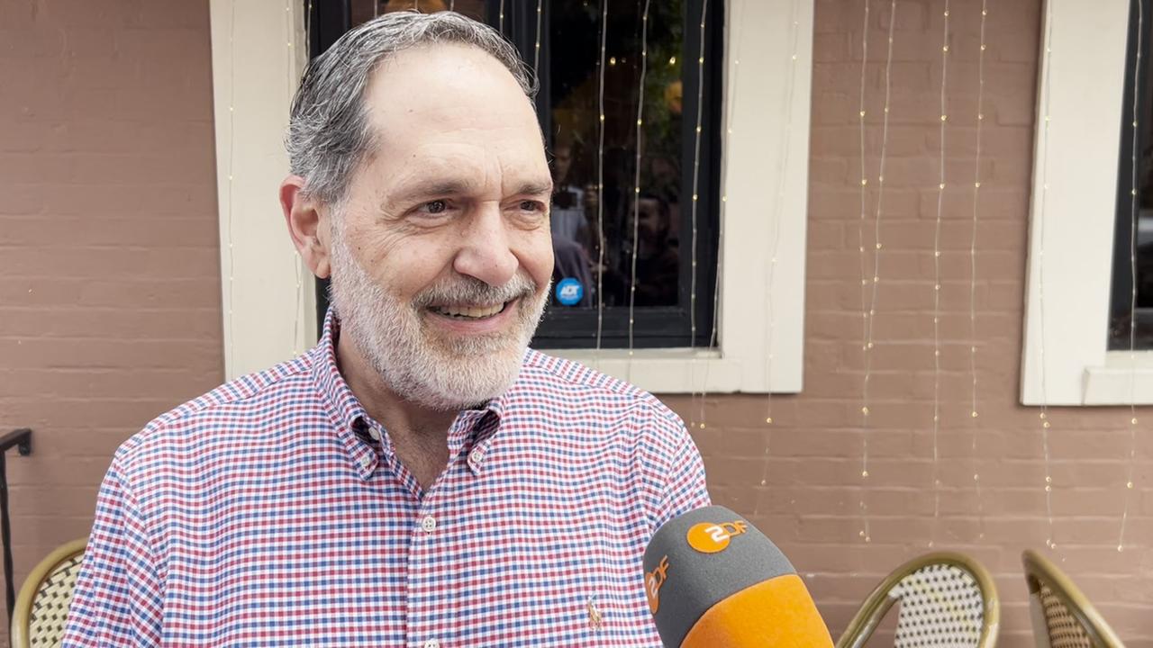 Der Passant Joe Armazani