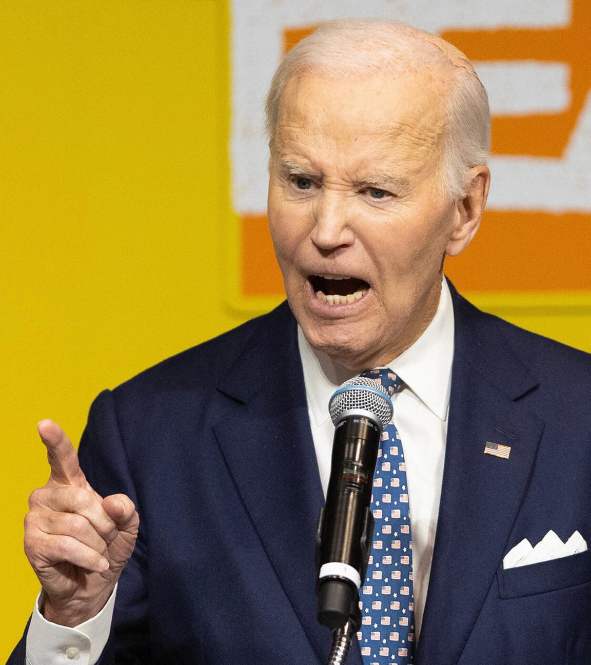 Der ehemalige Präsident Joe Biden spricht während der Ben Nelson Gala am 07.11.2025, in Omaha, Nebraska. 