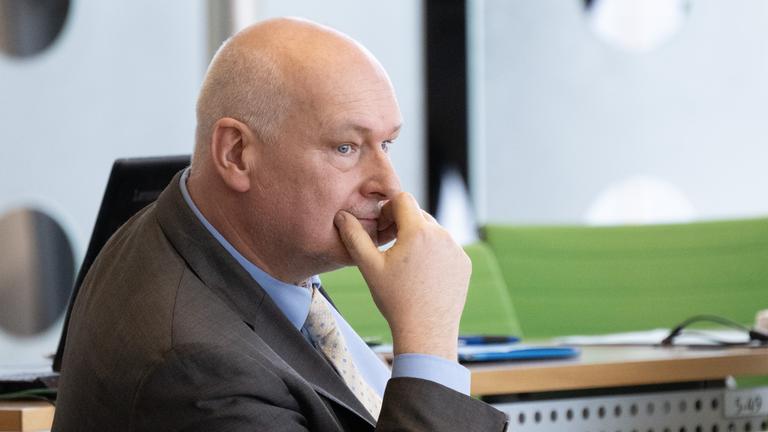 Jörg Dornau (AfD), Landtagsabgeordneter, nimmt im Sächsischen Landtag an der aktuellen Debatte teil.