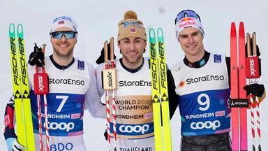 Silbermedaillengewinner Jörgen Graabak aus Norwegen, Goldmedaillengewinner Jarl Magnus Riiber aus Norwegen und Bronzemedaillengewinner Vinzenz Geiger aus Deutschland, posieren nach dem Einzelwettkampf der Nordischen Kombinierer im Gundersen LH/10 km bei den Nordischen Skiweltmeisterschaften in Trondheim, Norwegen.