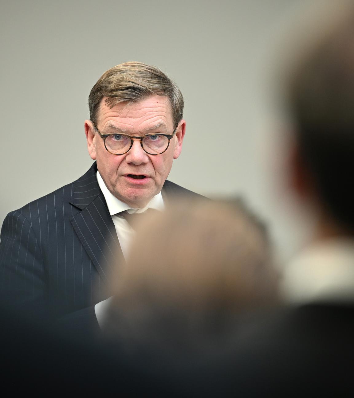 08.12.2025, China, Peking: Bundesaußenminister Johann Wadephul spricht während eines Empfangs in der Deutschen Botschaft.