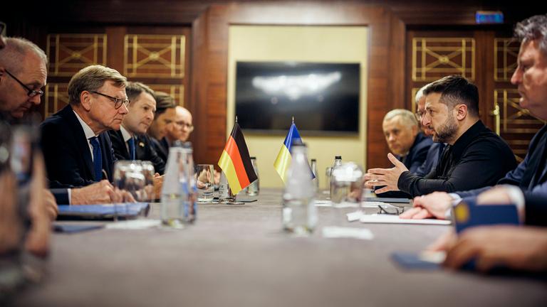 Bundesaußenminister Johann Wadephul (CDU) trifft Wolodymyr Selenskyj am 22.08.2026 in Kiew, Ukraine.