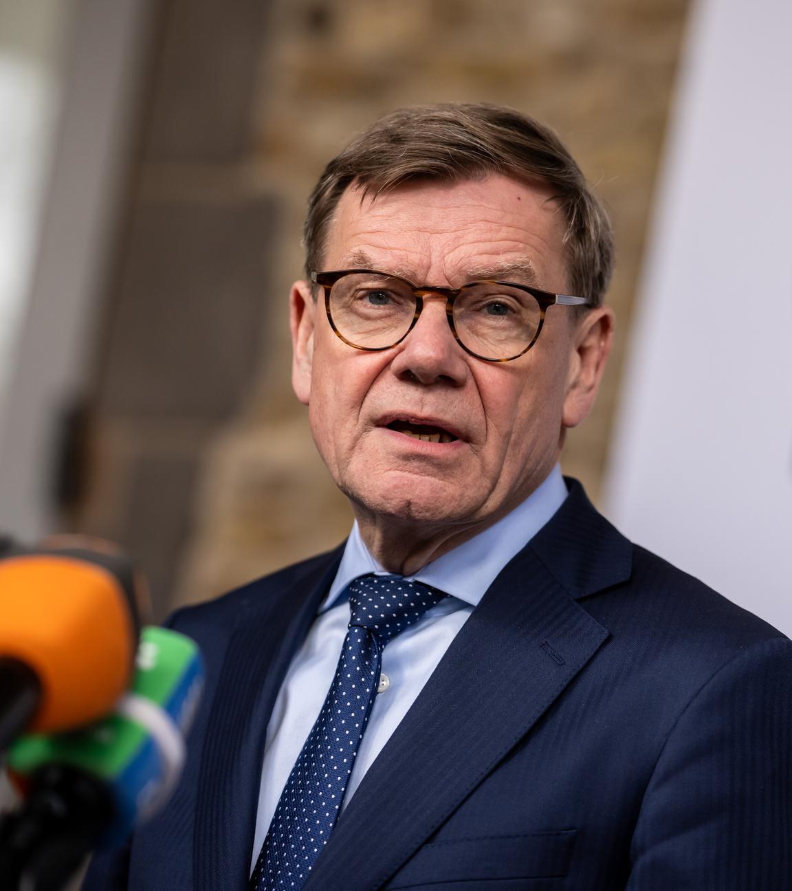 27.03.2026, Frankreich, Vaux-De-Cernay: Außenminister Johann Wadephul (CDU) nimmt an einem Pressestatement beim Außenminister-Treffen der G7 in Frankreich teil.