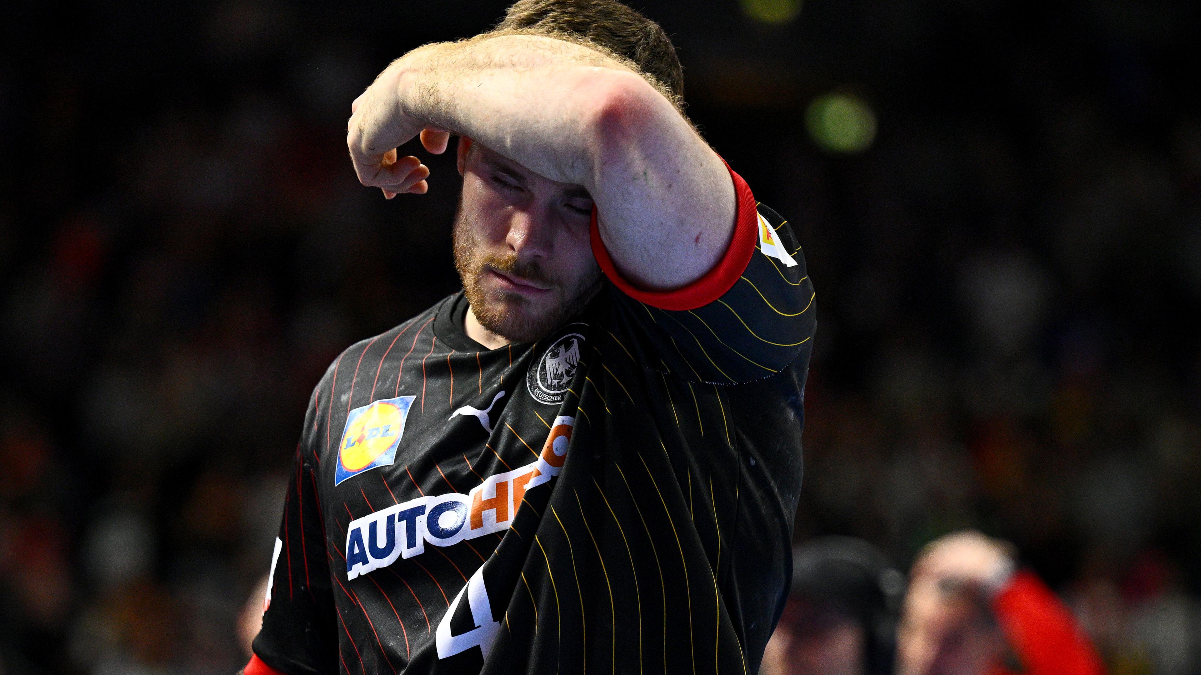 Deutschlands Johannes Golla reagiert nach dem Spiel am 20.01.2024.