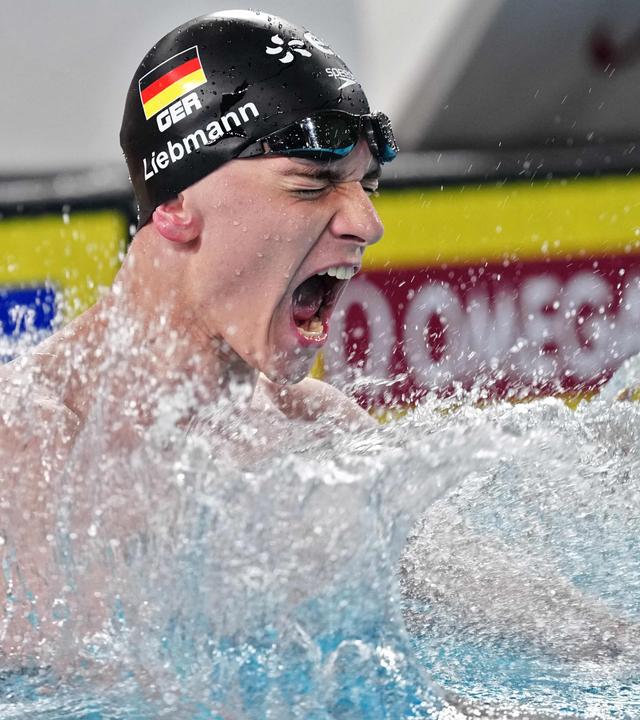 Johannes Liebmann jubelt nach GOld auf 800m Freistil