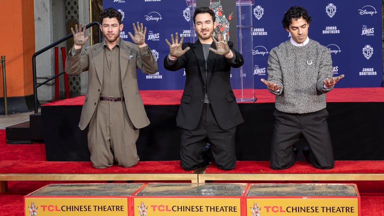 Jonas Brothers in Zement verewigt