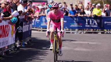 Jonas Vingegaard Hansen (Dänemark) vom Team Visma | Lease a Bike fährt. 