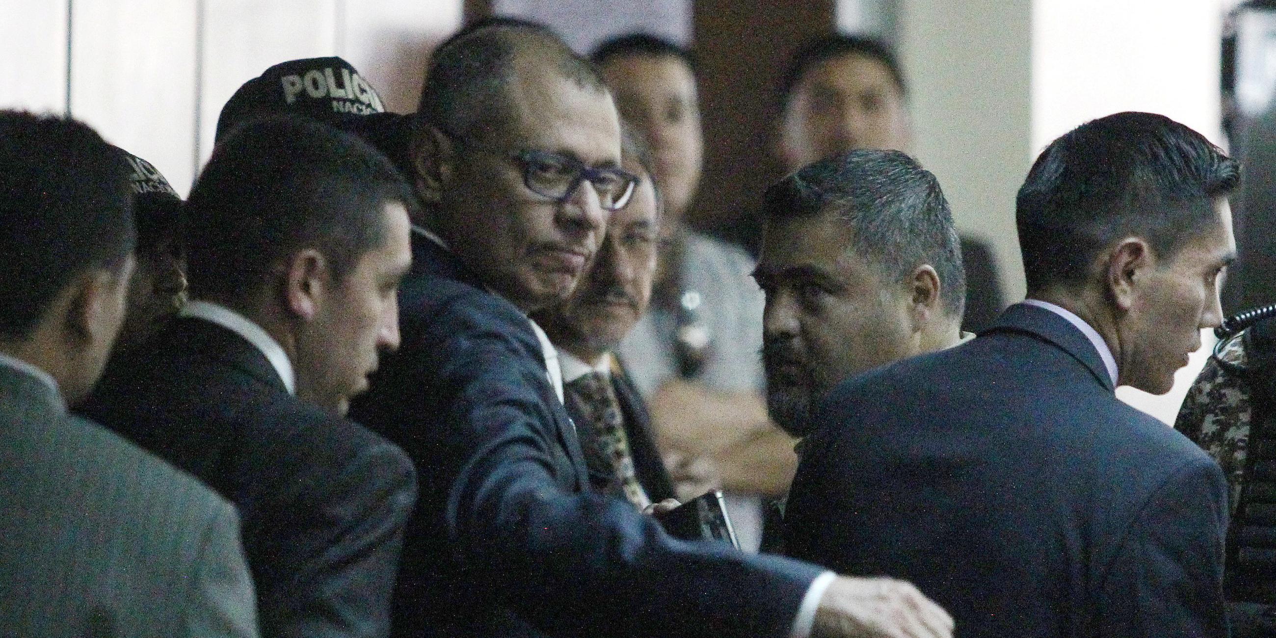 Archiv: Ecuadors früherer Vizepräsident Jorge Glas (M.)