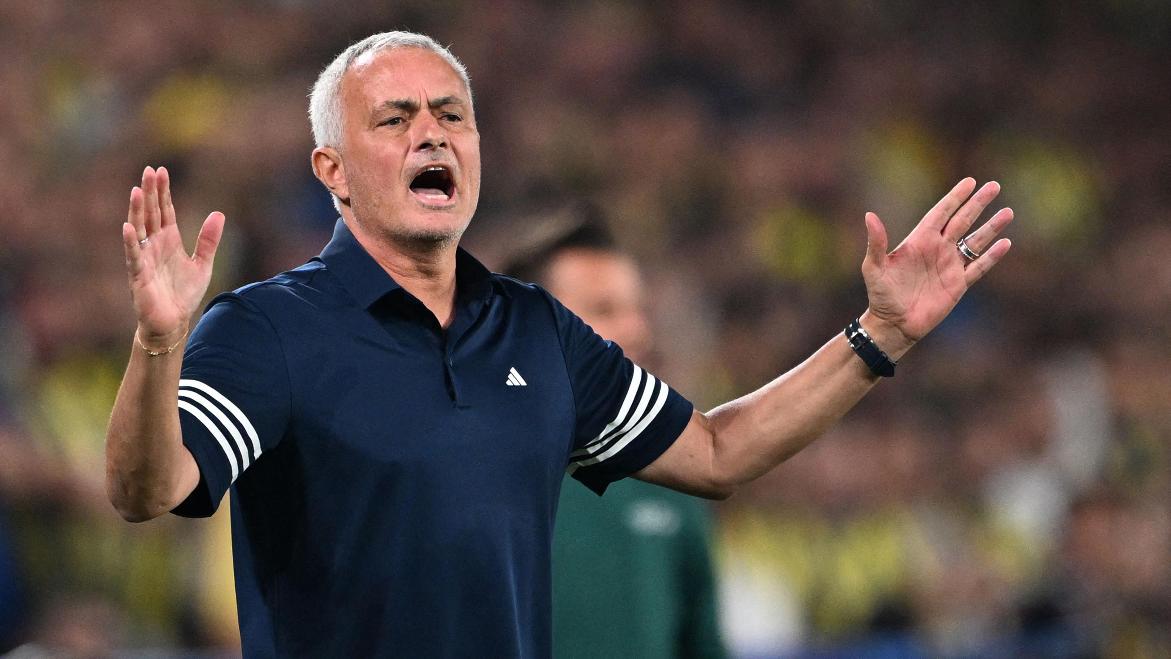 Fenerbahçes portugiesischer Cheftrainer José Mourinho reagiert.