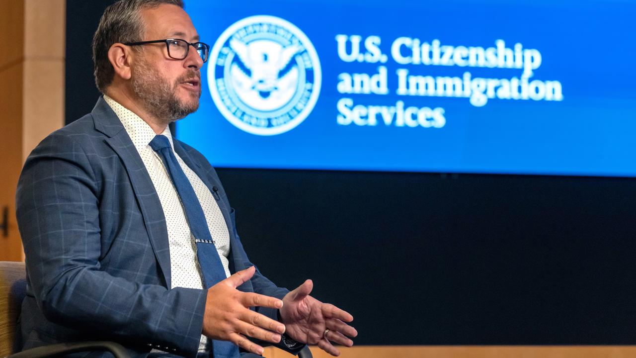 US-Einwanderungsbehörde stoppt Asyl-Entscheidungen vorerst