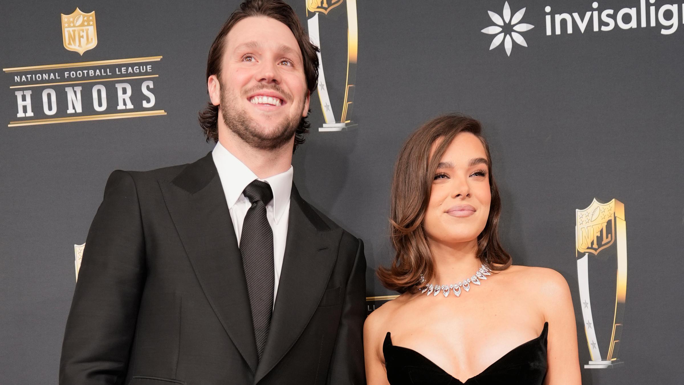 Josh Allen und Hailee Steinfeld (Archivfoto)