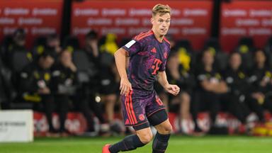 Joshua Kimmich am Ball im Spiel zwischen Borussia Dortmund gegen FC Bayern München am 22.08.2026.