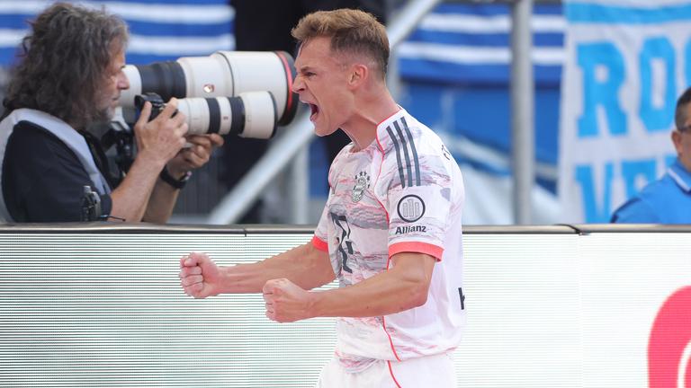 Joshua Kimmich jubelt nach dem Tor zum 4:1 beim Spiel gegen die TSG Hoofenheim