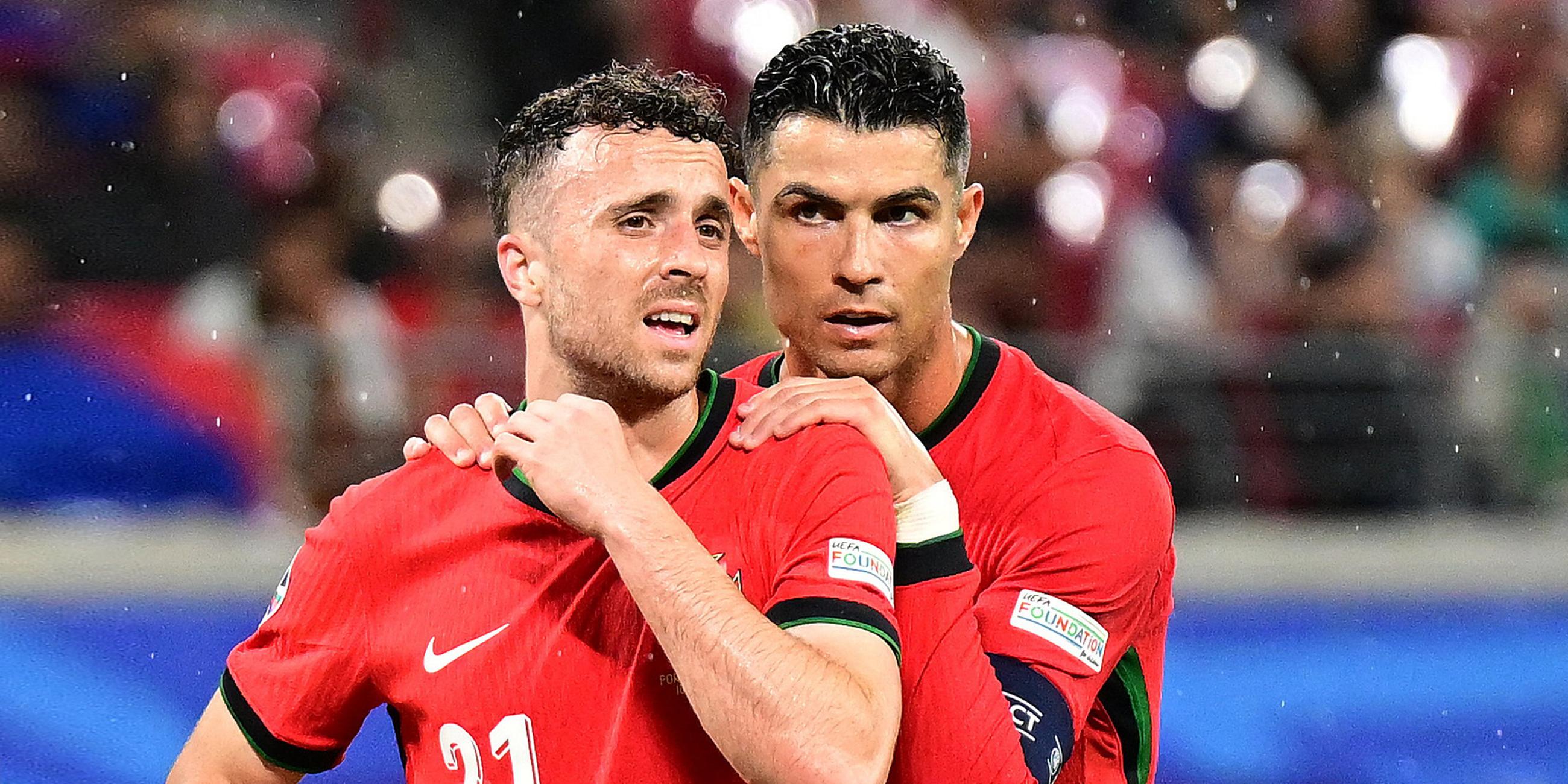 Diogo Jota und Cristiano Ronaldo 