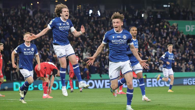 Jubel nach dem 2:1 durch Maximilian Großer (r).