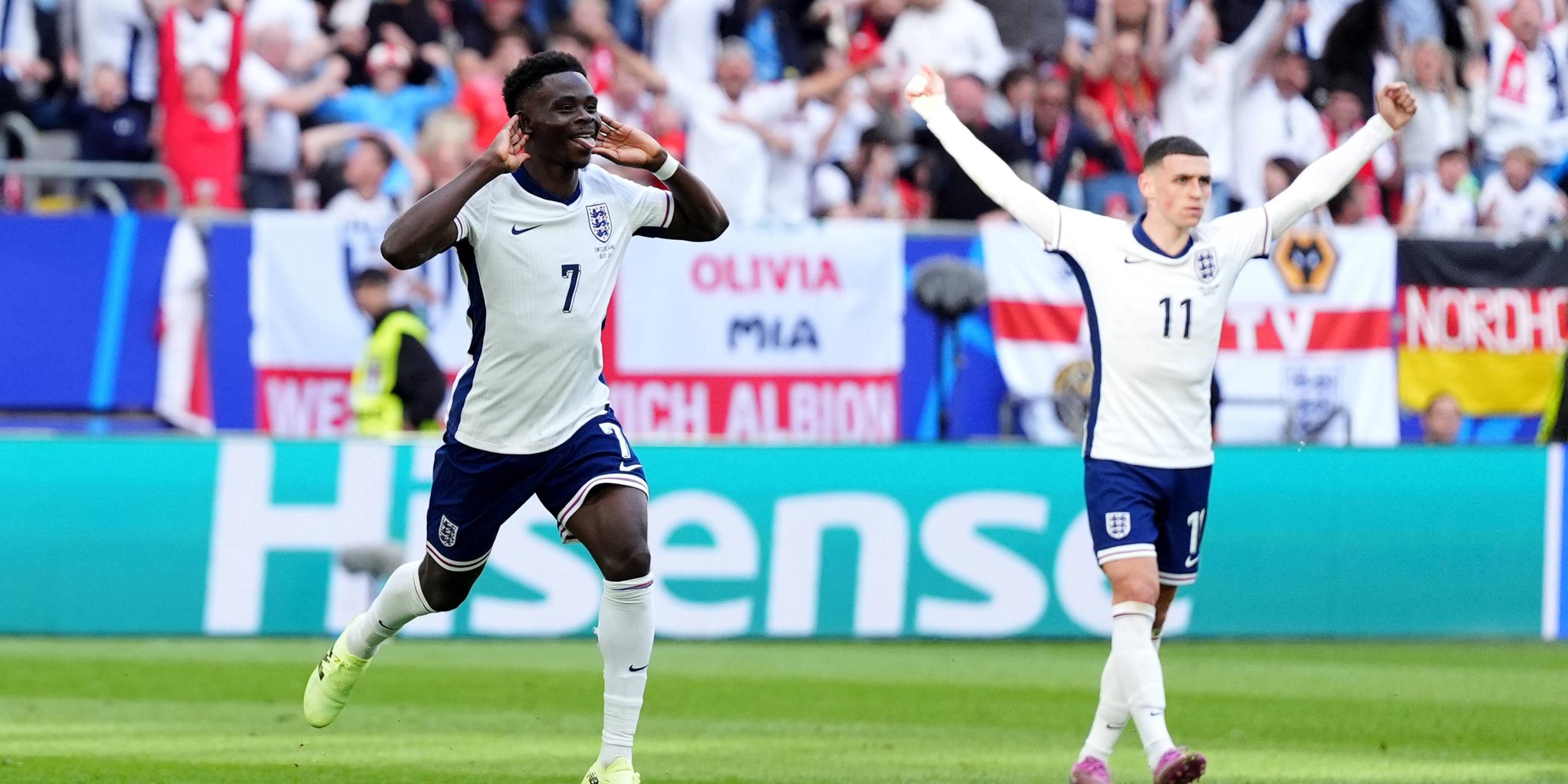 Bukayo Saka feiert seinen Treffer zum 1:1.