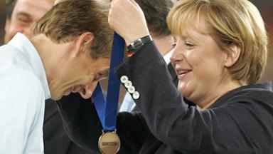 Jürgen Klinsmann und Angela Merkel (Archivfoto)